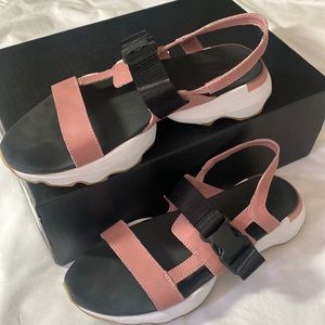 sorel kinetic impact sling sandals